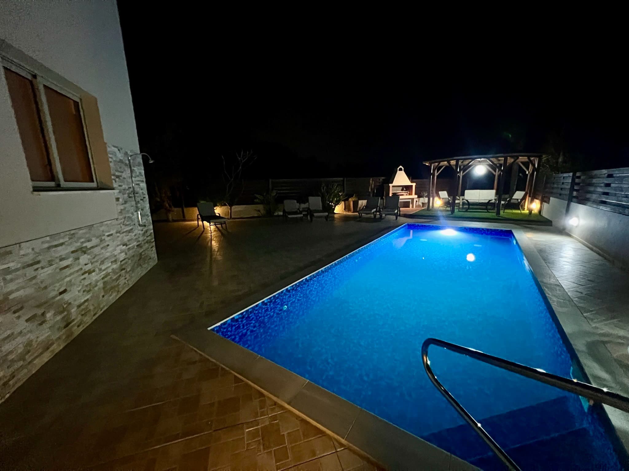 Paradise Point villa gallery image